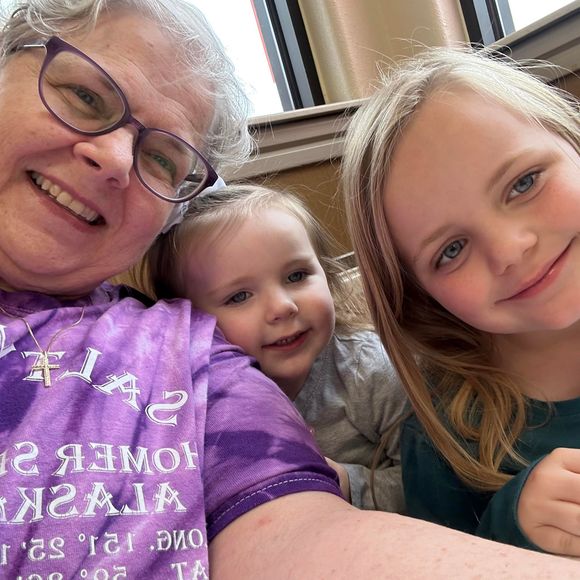 Meet your Posher, Kathy - Picture 1 of 1